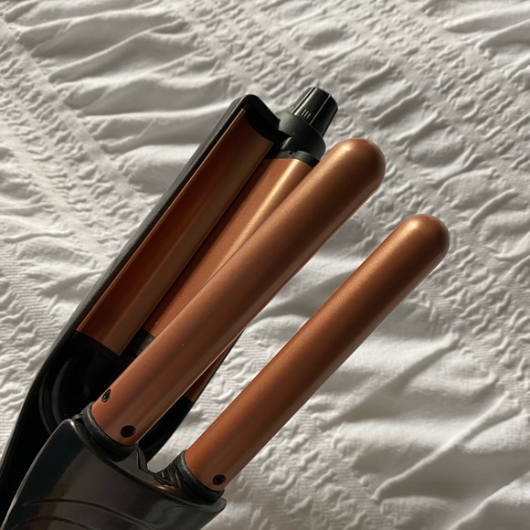 Revlon Copper Tourmaline Ceramic Adjustable Waver - Picture 3 of 5